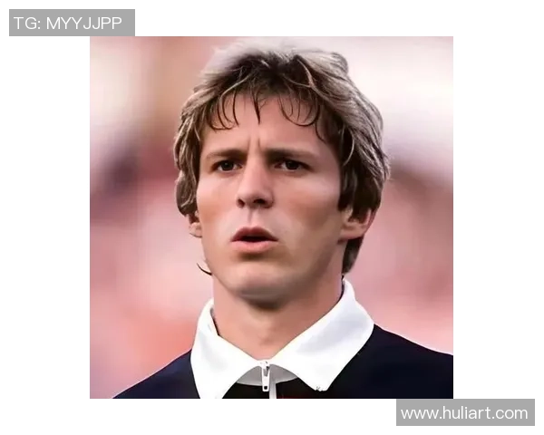 心目中十大足球球星的传奇人生与球场成就回顾 心目中十大足球球星的传奇人生与球场成就回顾