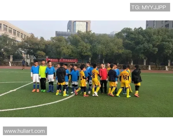 足球球星拉队带领球队勇创佳绩展现无畏精神点燃绿茵梦想